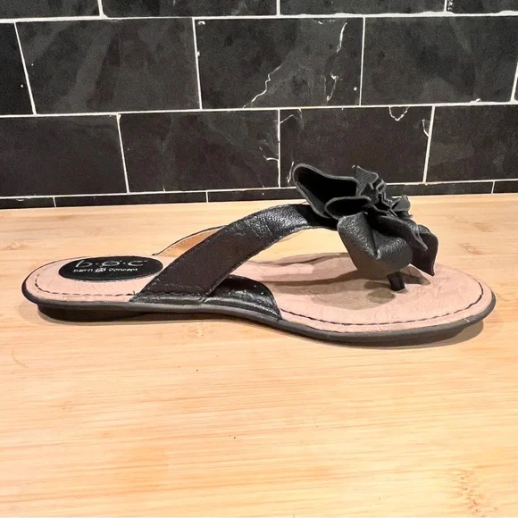 Born Concept Sz 8.5 Padded Black Tan Leather Strap Flower Sandals Slip Ons - Picture 11 of 12